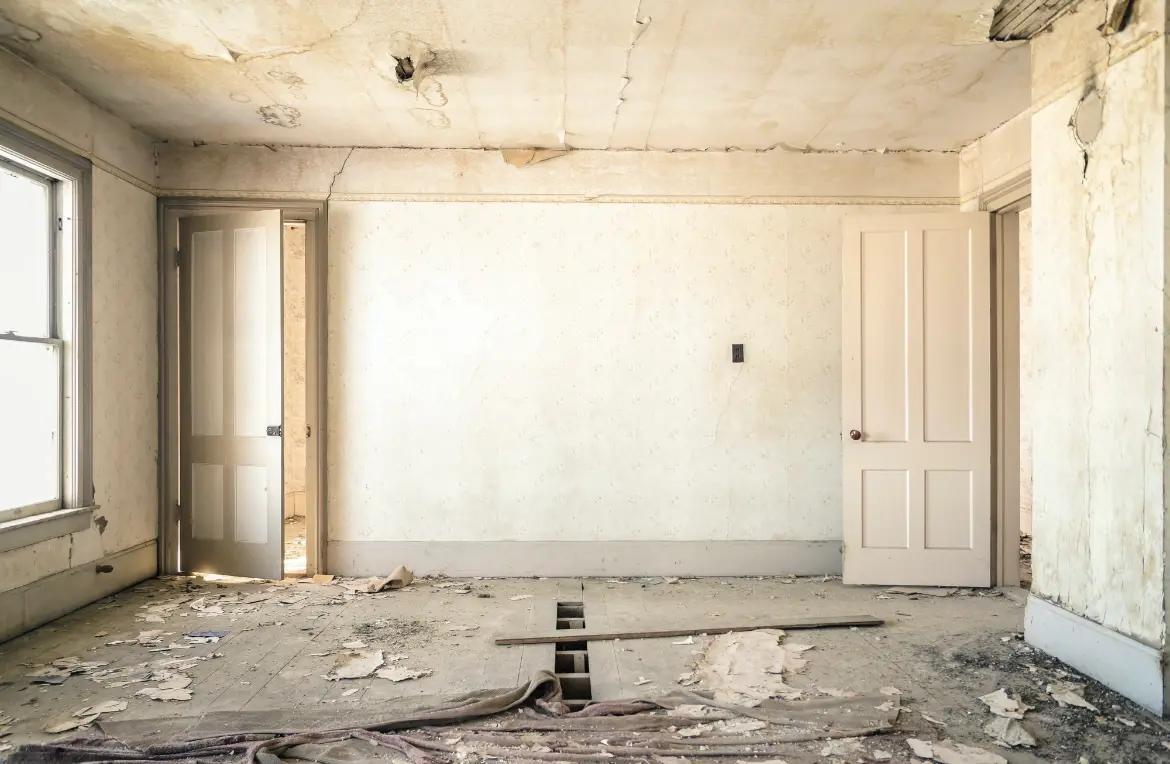 Waste disposal crew managing a cleanout project in Lake Lakengren